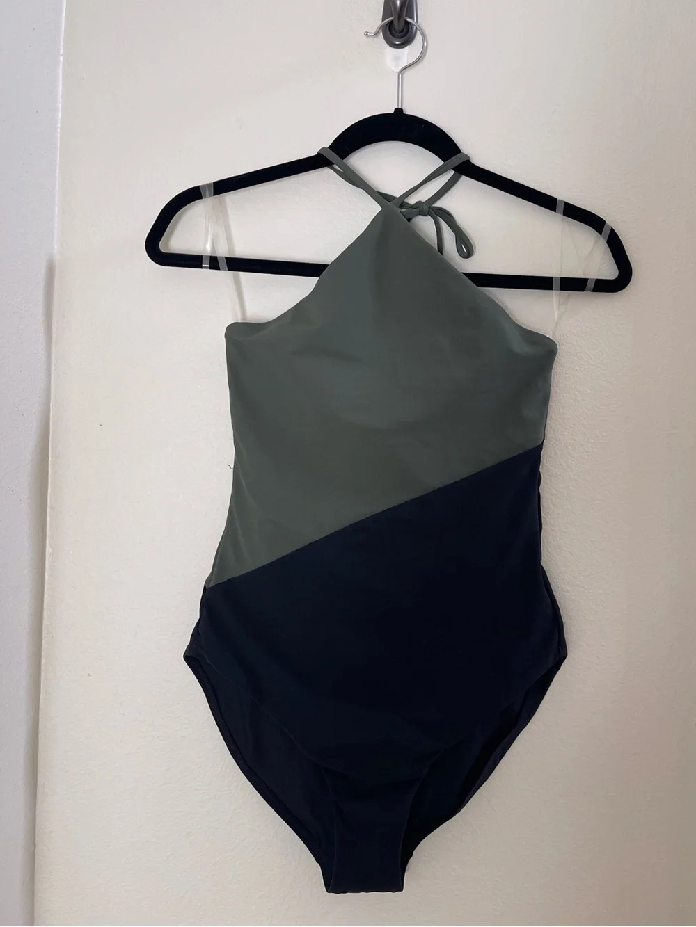 JETS Australia JETS Versa High Neck Halter One Piece Size 4 NEW